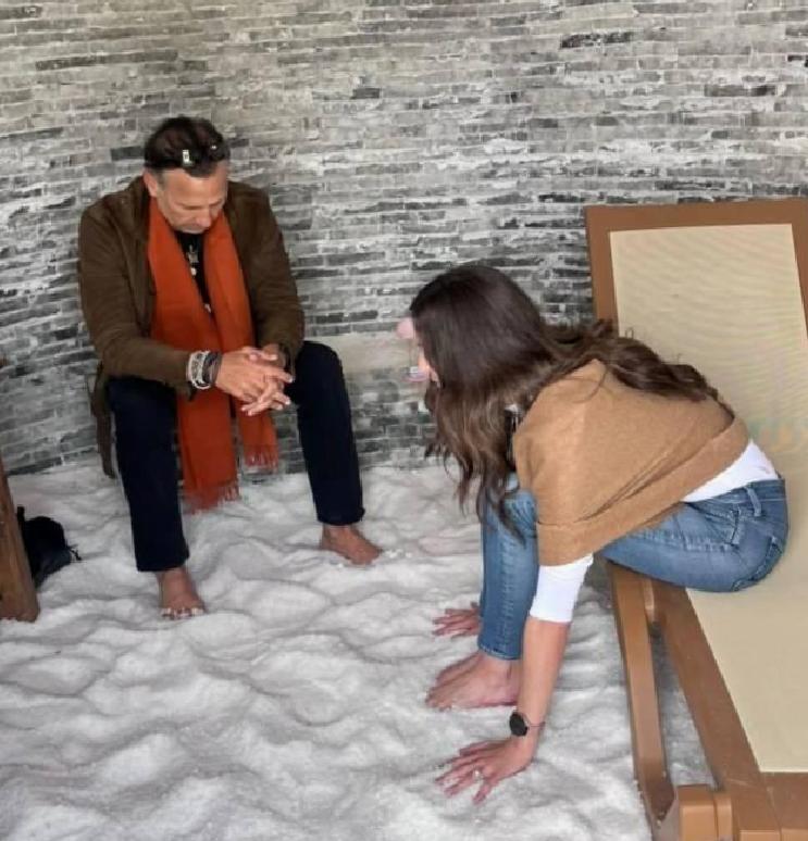 Travis Fox ve Michelle Fox'tan Eskil'de Sıradışı Bir Keşif: Tuz Gölü ve Bölge Kültürü Üzerine Bir Gezinti