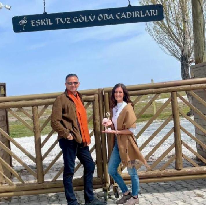 Travis Fox ve Michelle Fox'tan Eskil'de Sıradışı Bir Keşif: Tuz Gölü ve Bölge Kültürü Üzerine Bir Gezinti