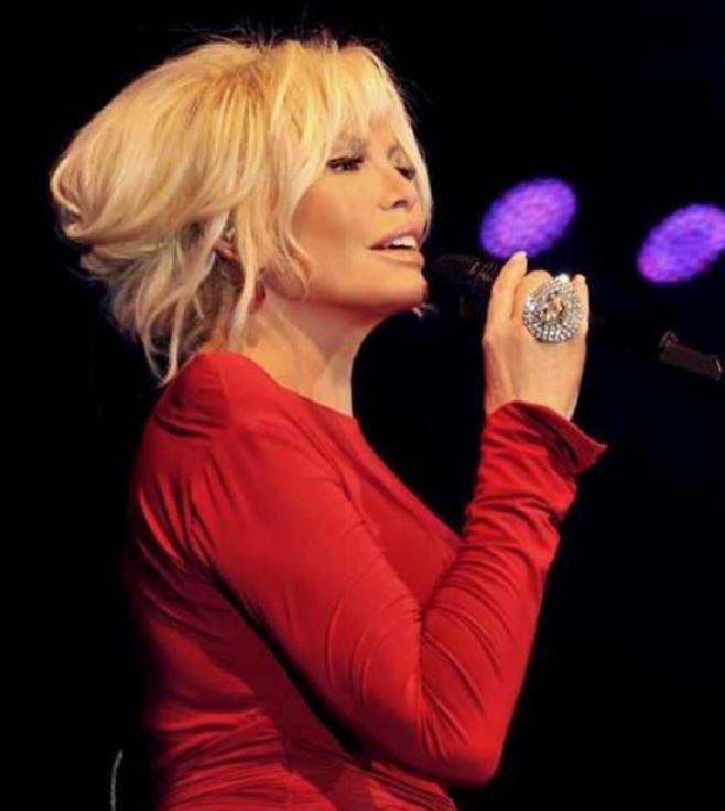 Ajda Pekkan'dan Sinan Akçıl’a Övgü Dolu Sözler: A Milli Takım Marşı ve Destek Mesajları