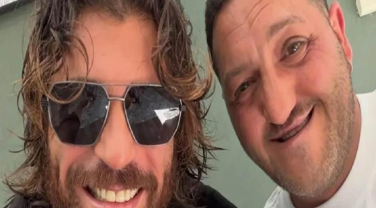 Can Yaman'ın Sakal ve Bıyığını Kestirerek Yeni Görünüm Hikayesi