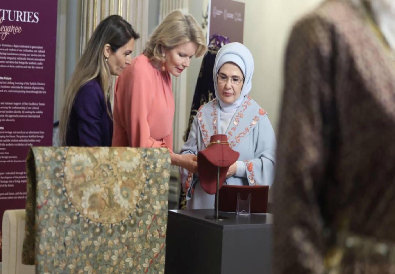 Dolmabahçe’de Emine Erdoğan ve Kraliçe Mathilde’nin Ziyareti: Asırlık Zarafet Sergisi ve Geleneksel El Sanatları