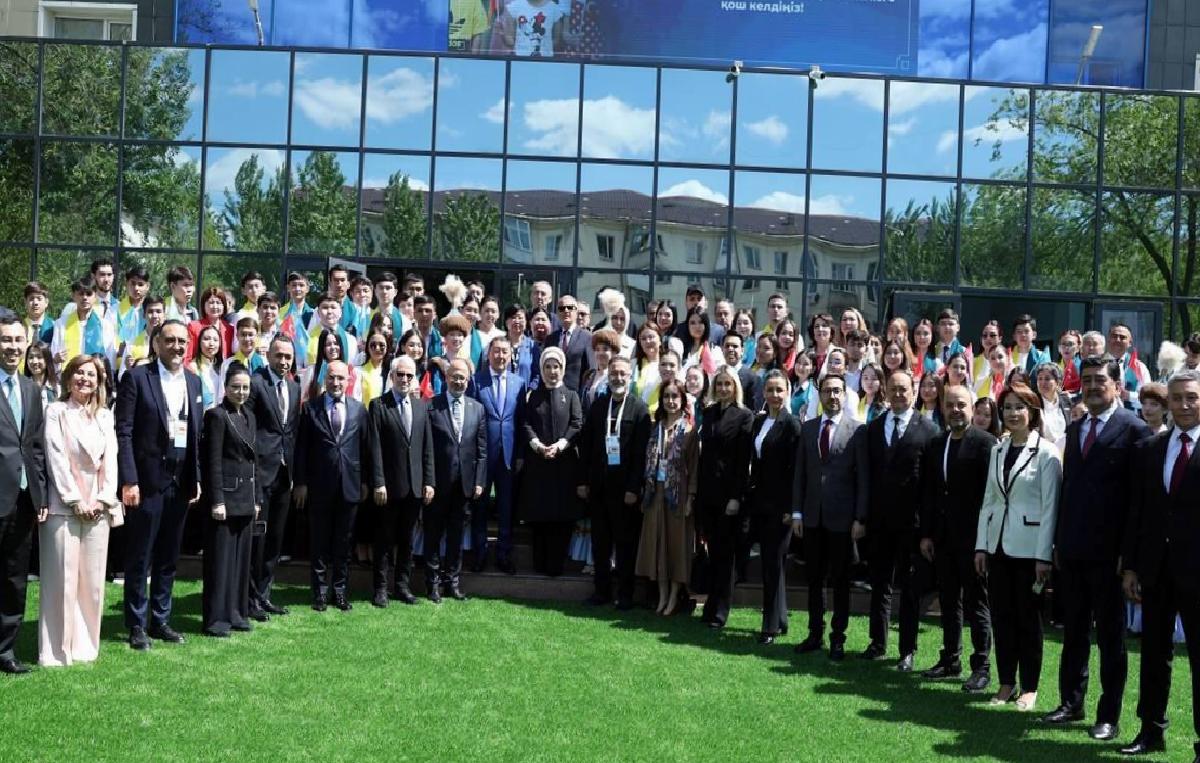 Emine Erdoğan'ın Kazakistan Ziyaretindeki Sıfır Atık Laboratuvarı Açılışı ve Eğitim İşbirlikleri