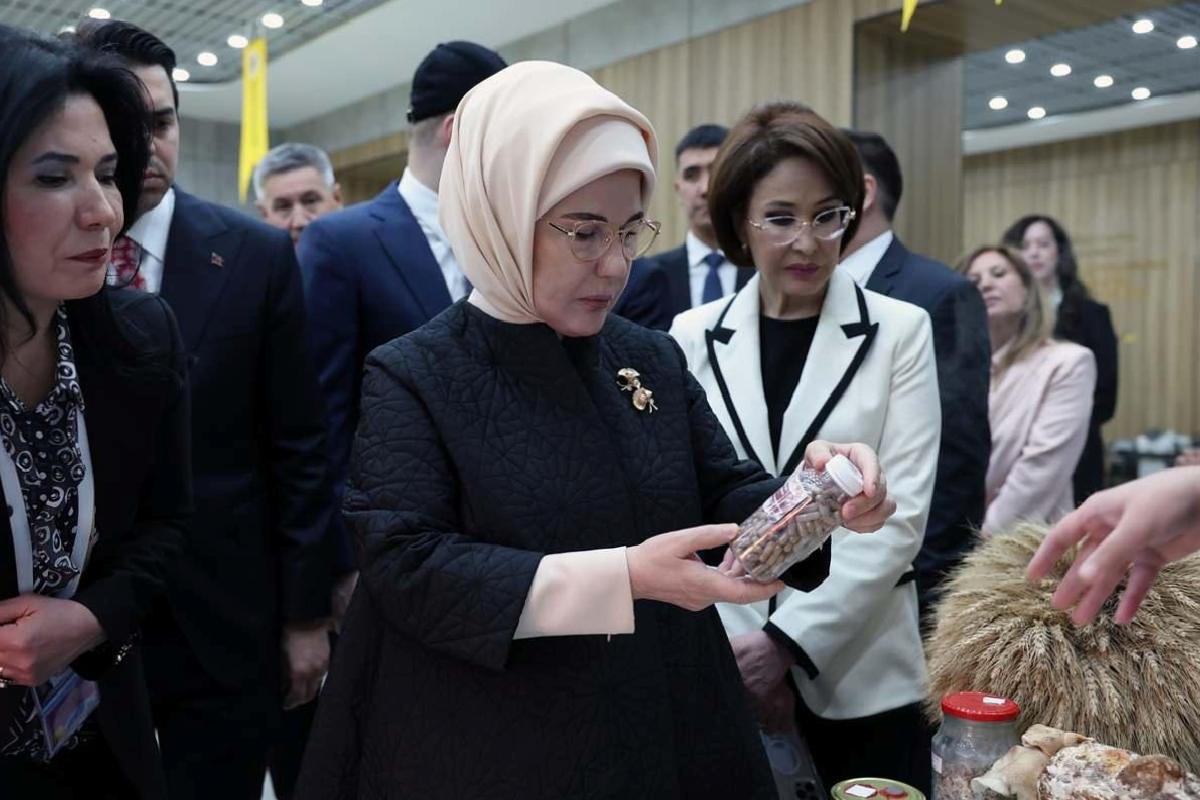 Emine Erdoğan'ın Kazakistan Ziyaretindeki Sıfır Atık Laboratuvarı Açılışı ve Eğitim İşbirlikleri