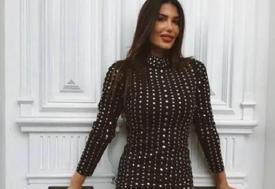 Hatice'nin Pazar Gezmesi'ndeki Ev Ziyareti ve Aylık Gelir Açıklaması