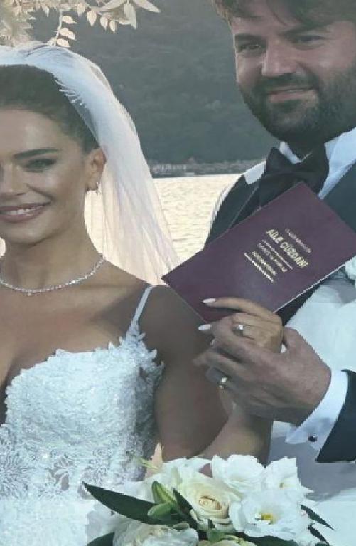 İpek Karapınar Balcı'dan Mutlu Haber: Anne Oluyorlar Şu Anda
