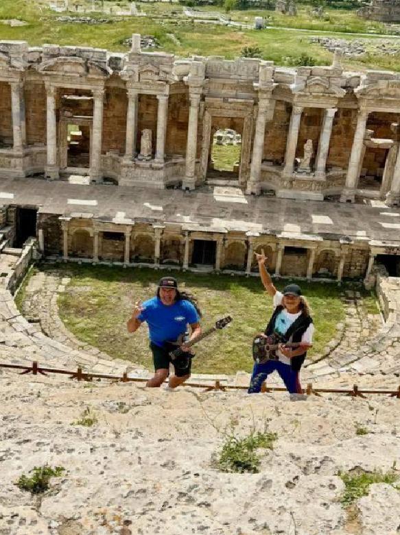 Metallica Üyeleri Türkiye’de: Hierapolis’te İlham Avı ve Denizli Gezisi