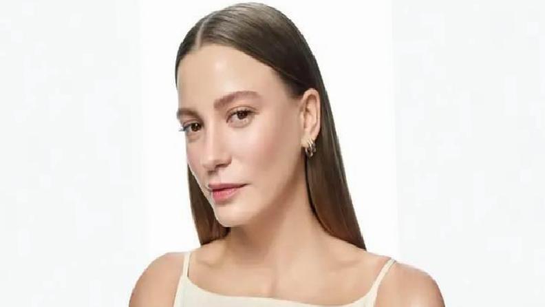 Serenay Sarıkaya Türkiye'den Ayrılma Kararını Sardinya İçin Resmen Açıkladı