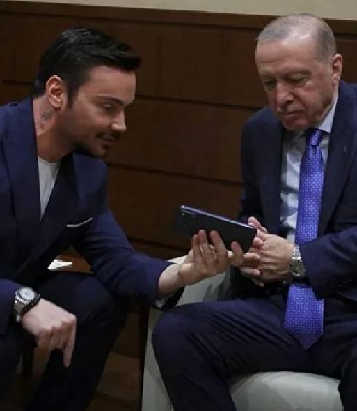 Türklerin Coşkusu: Sinan Akçıl’dan A Milli Takım Marşıyla Zirve Anlar