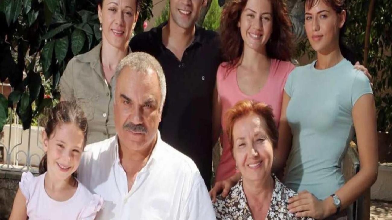 Yaprak Dökümü'nin İkili Buluşması: Bennu Yıldırımlar ve Deniz Çakır 18 Yıl Sonra Aynı Karede