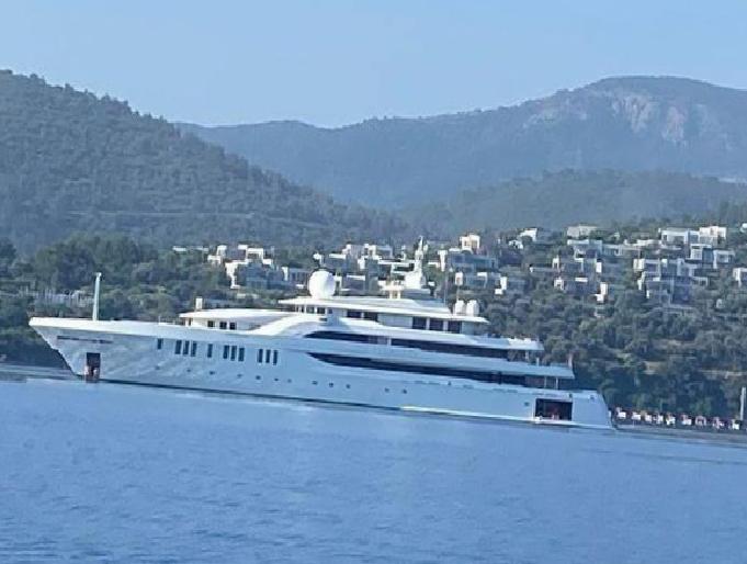 Bodrum’un Lüks Yatları: Göz Kamaştıran Denizcilik Gösterisi