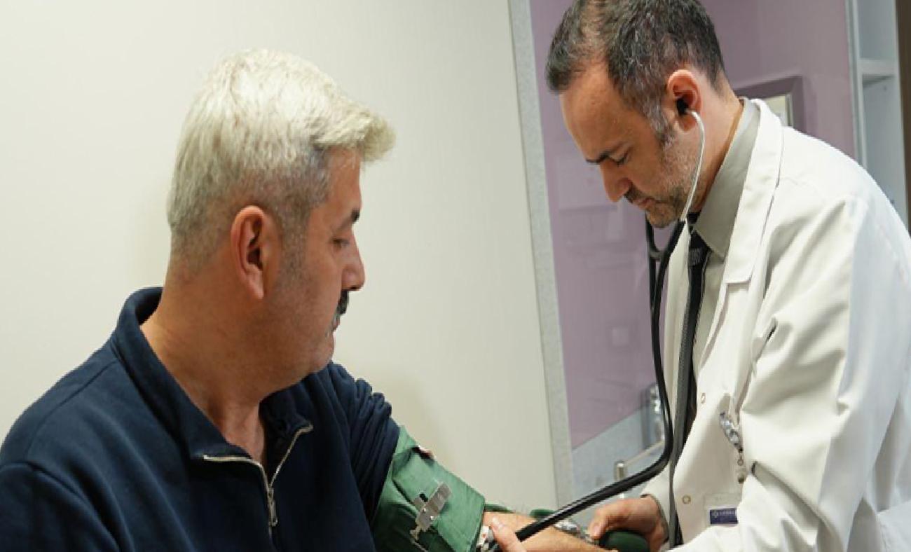 Kalp Kriziyle Savaşan Genç Hastanın İyileşme Hikayesi: 20’den Fazla Defibrilasyonla Hayata Dönüş