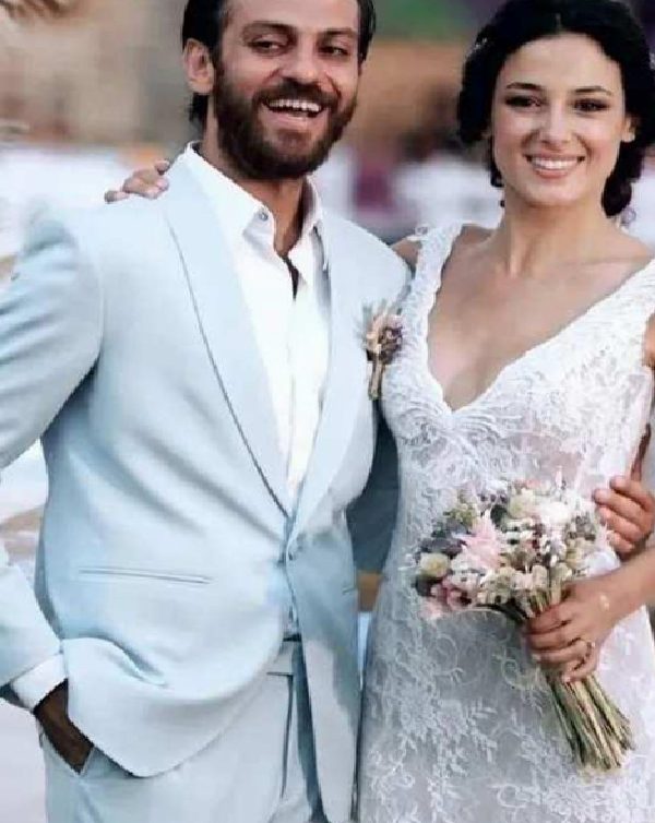 8 Yıllık Evliliğini Tek Celsede Bitiren Oyuncu Çiftten Yeni İlk Açıklama