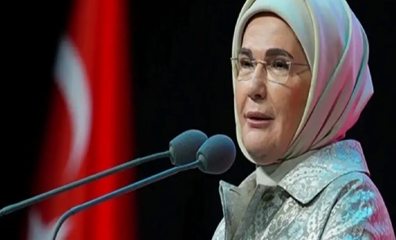 Emine Erdoğan'dan Demokrasi ve Milli Birlik Günü Mesajı: Milletin Cesaretine Övgü