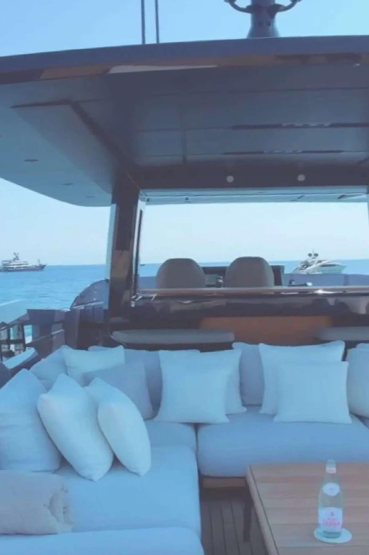 Ibiza Tatili ve Yeni İmajıyla Megastar Tarkan