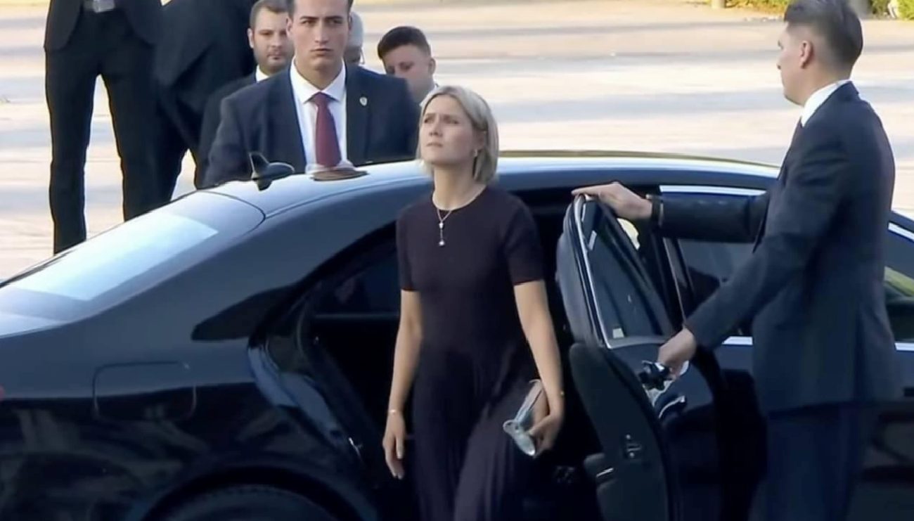 İzlanda Başbakanı Frostadottir NATO Zirvesi'nde Mehterle Karşılama Anı Viral Oldu