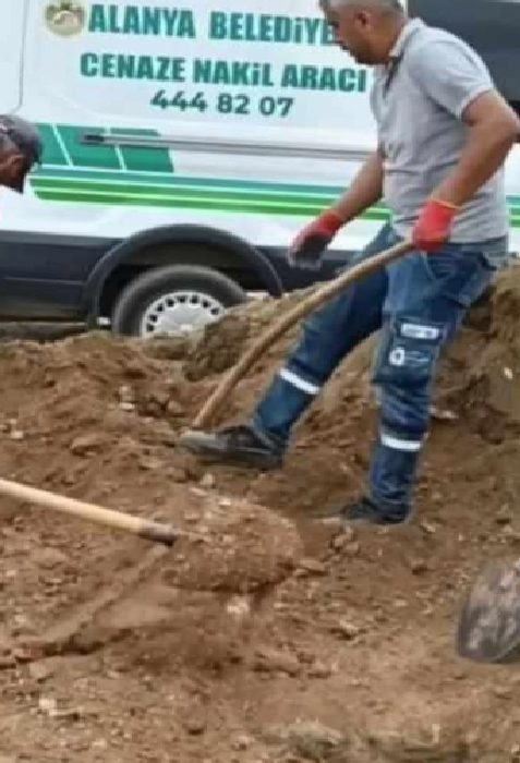 Kamuran İnselel İçin Üzücü Haber: Yaşlı Oyuncu Hayatını Kaybetti ve Cenaze Detayları