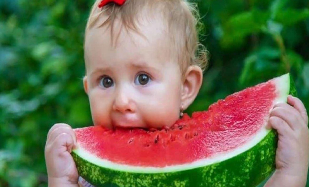 Karpuz ve Bebek Beslenmesi: Doğru Sunum için Bilmeniz Gerekenler