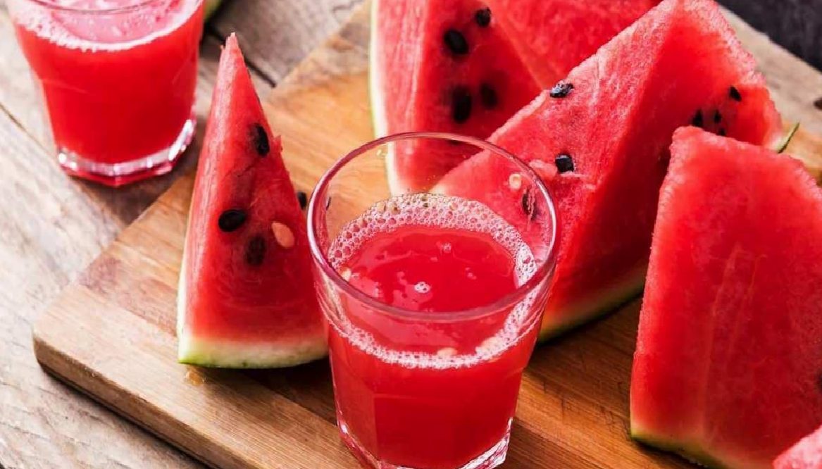 Karpuz ve Bebek Beslenmesi: Doğru Sunum için Bilmeniz Gerekenler