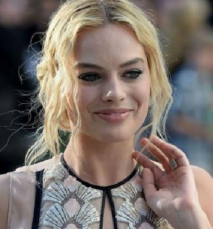 Margot Robbie’nin Queensland’deki 28 Milyon Dolarlık Emtia Yatırımı: Currumbin Valley’de Tüm Gözler Üzerinde