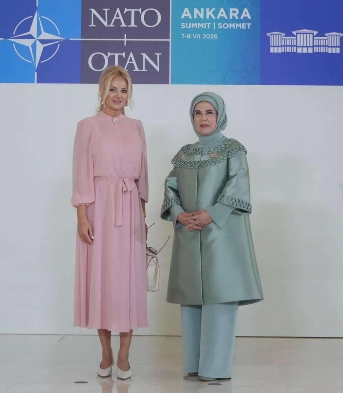 NATO Liderler Zirvesi’nde Emine Erdoğan’ın Ev Sahipliğinde Şıklık ve Sanat Buluşması