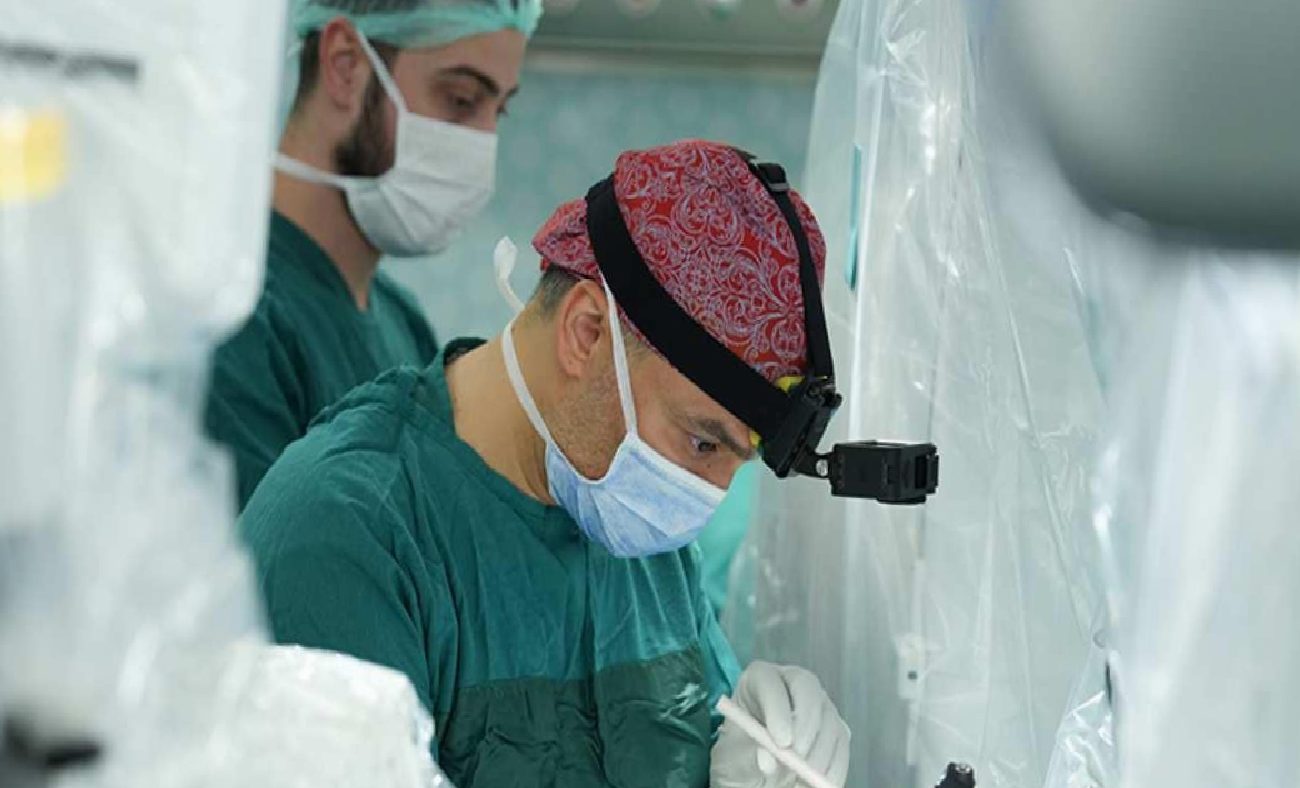 Robotik Derin Beyin Stimülasyonu: Türkiye'de İlk Kez ExcelsiusGPS ile DBS Ameliyatı Başarıyla Gerçekleşti