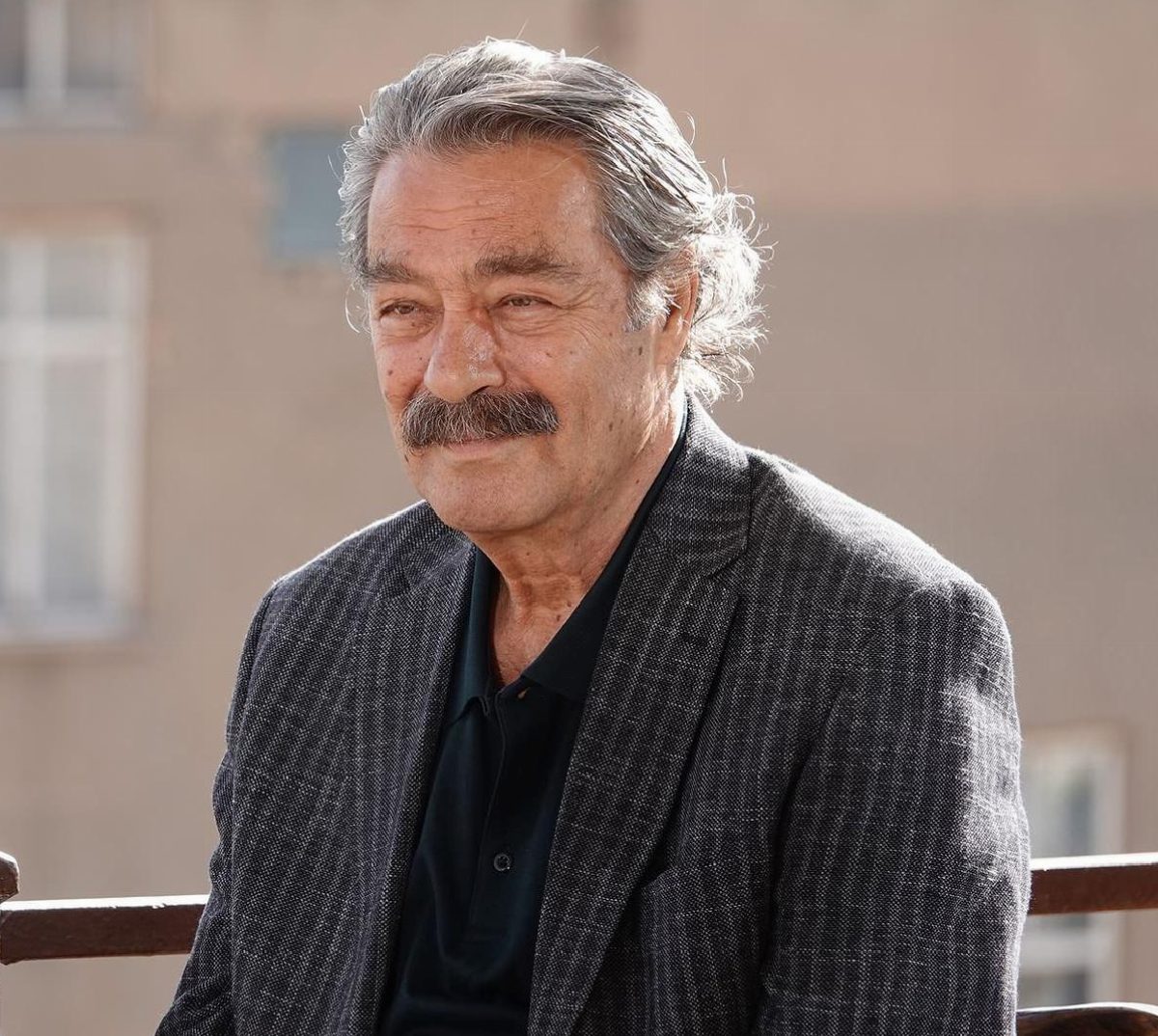 Türkan Şoray’ın Duygusal Anları: Kadir İnanır’ın Vefatı Sonrası Sergide Yüzdeki Değişim
