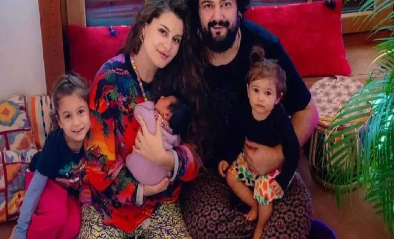 Atiye: Dördüncü Kız Bebeki İçin İsim ve Yeni Şarkı Klip Haberi