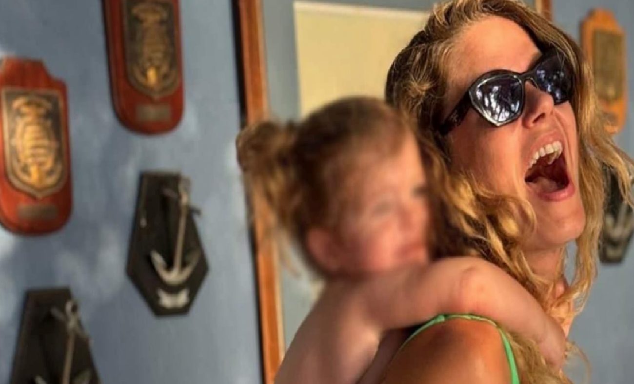 Burcu Biricik ve Kızı Luna: Tatilde Yüzleriyle Yürekleri Fethediyor