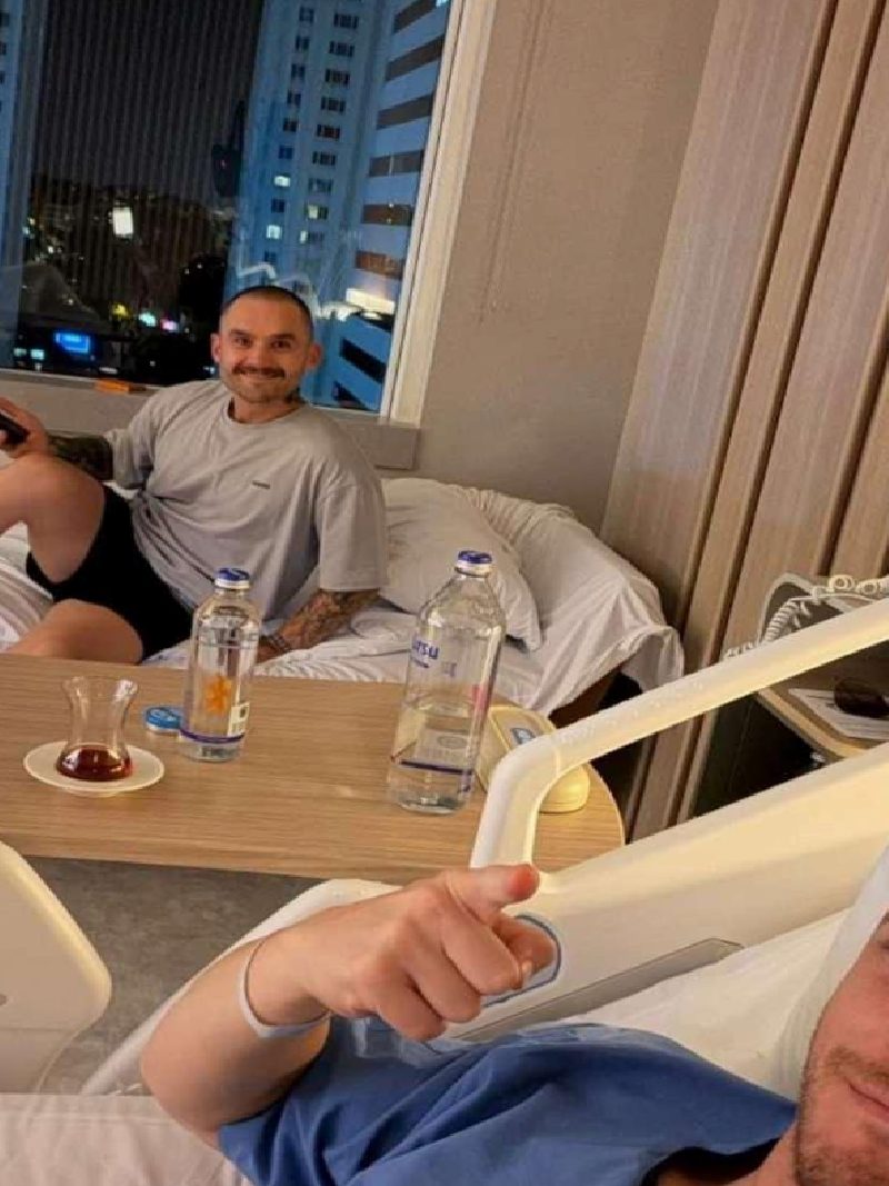 Kerem Bürsin, Safra Kesesi Polibi Nedeniyle Ameliyat Geçirdi: Sağlıklı Bir Yolculuk Paylaşımla Devam Ediyor