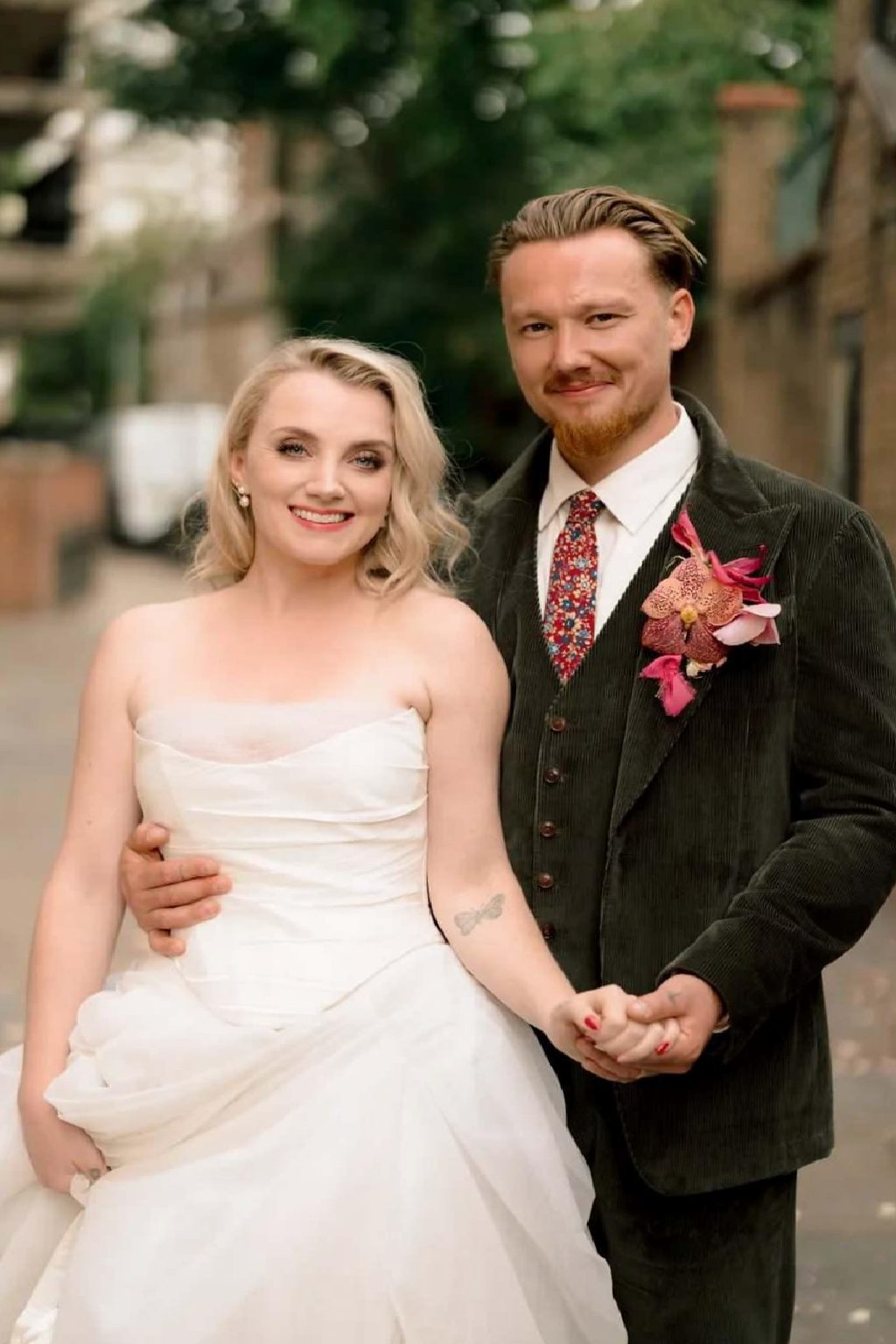 Luna Lovegood Düğünü: Evanna Lynch ile Denis Skinner’ın Sade Şahitli Global Töreni