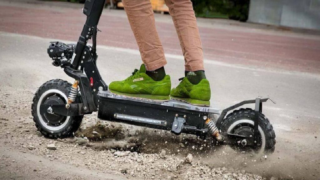 Scooter Kazalarında Koruyucu Önlemler ve İlk Yardım Rehberi