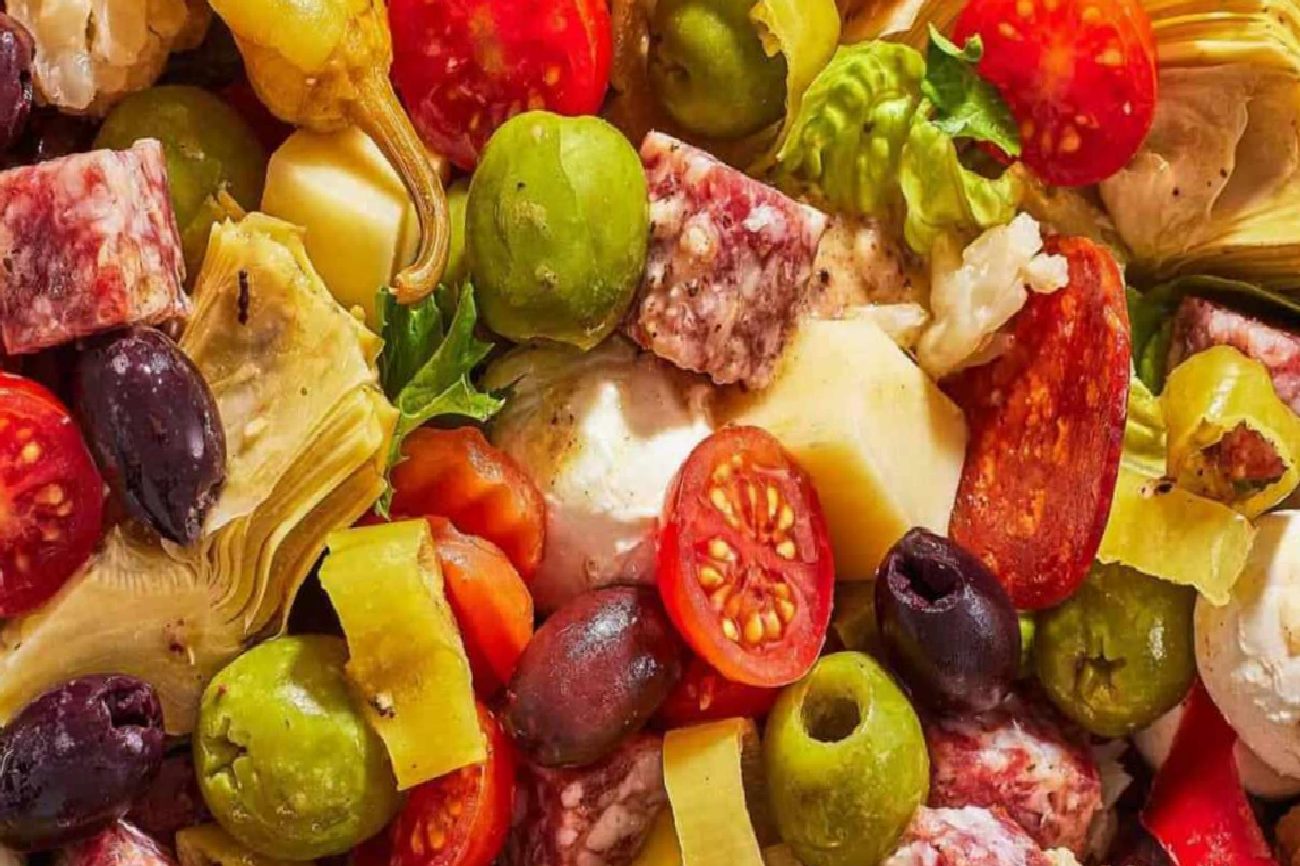 10 Dakikada Pişmeyen Antipasti Salata: Pratik ve Lezzetli Bir Mezé