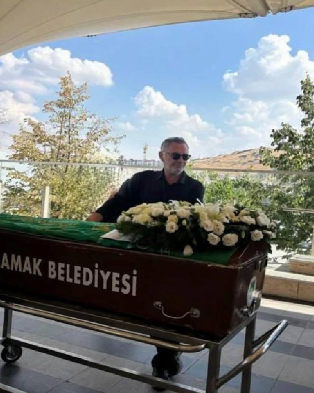 Atilla Saral'ın Ablasının Kaybı ve Başsağlığı Mesajları: Sosyal Medyadan Paylaşılan Taziye