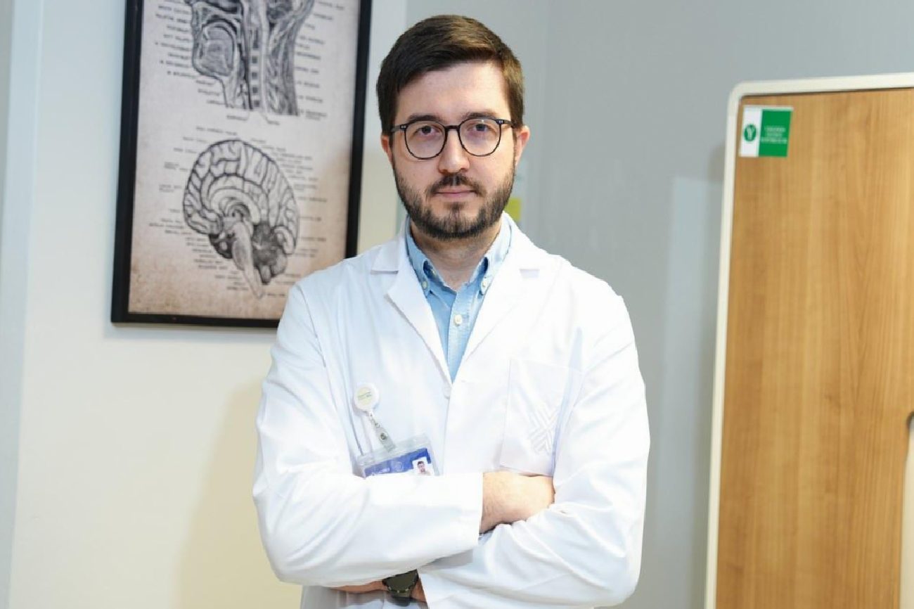 Beyin İltihabı Alarm Zamanı: Ateş ve Bilinç Değişikliği Erken Müdahalenin Anahtarı
