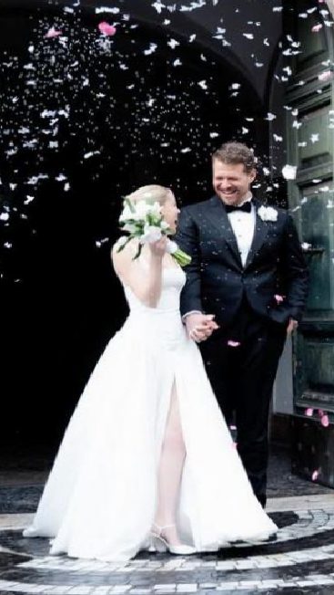 Burak Yörük ve Tuana Yılmaz Sessiz Düğünde Hayatlarını Birleştirdi