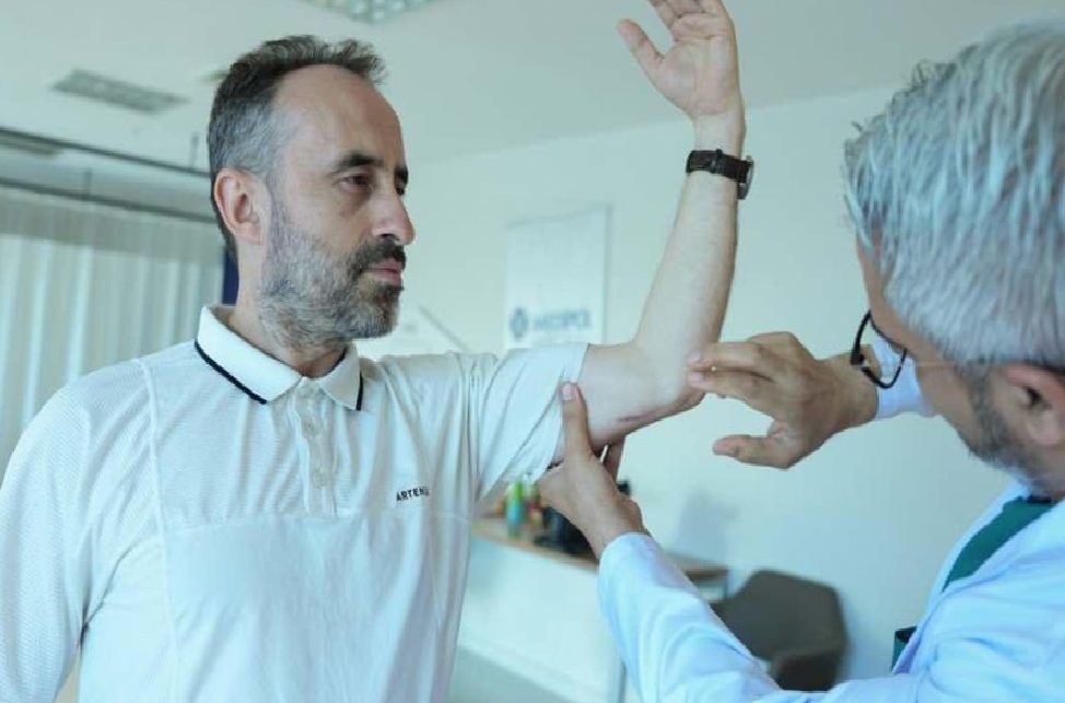 Dirsek Beli Ulnar Sinirinde Yaşanan İstikrarsızlıkla Gelen Başarı Hikâyesi