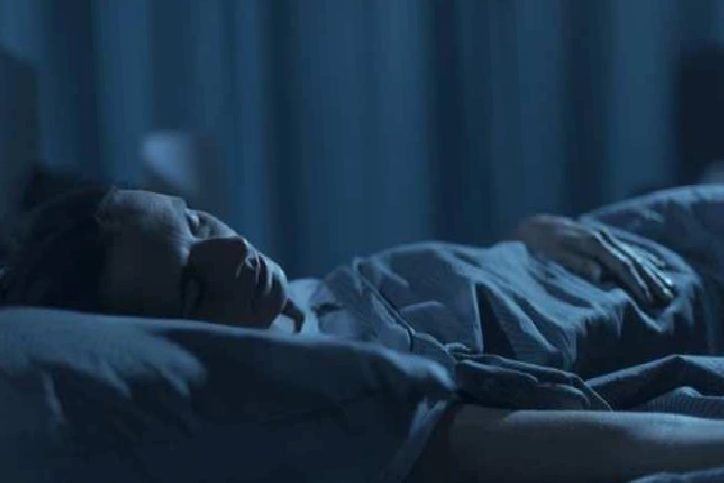 Gece Düşünceleriyle Baş Etmek: Gün İçindeki Uyarıların Sessizliğe Dönüştüğü Anlar