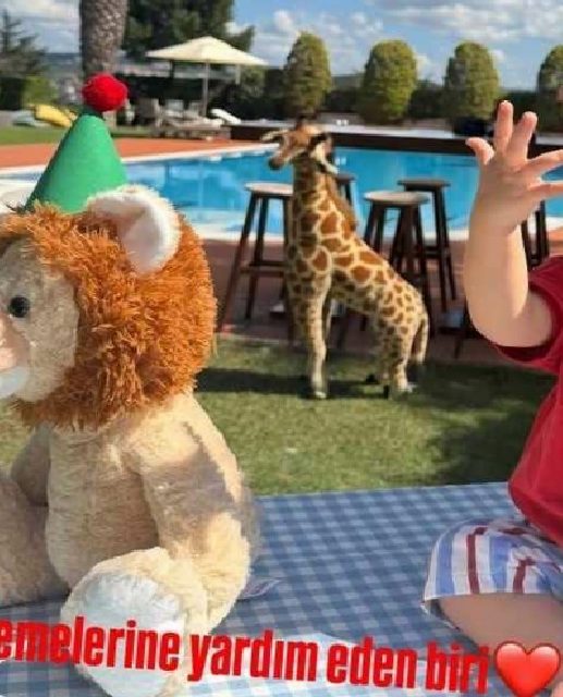 Tolga Sarıtaş ve Zeynep Mayruk'in Oğulları Ali’nin Birinci Yaş Günü Kutlaması